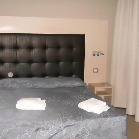 Grand Boston Отель 4*